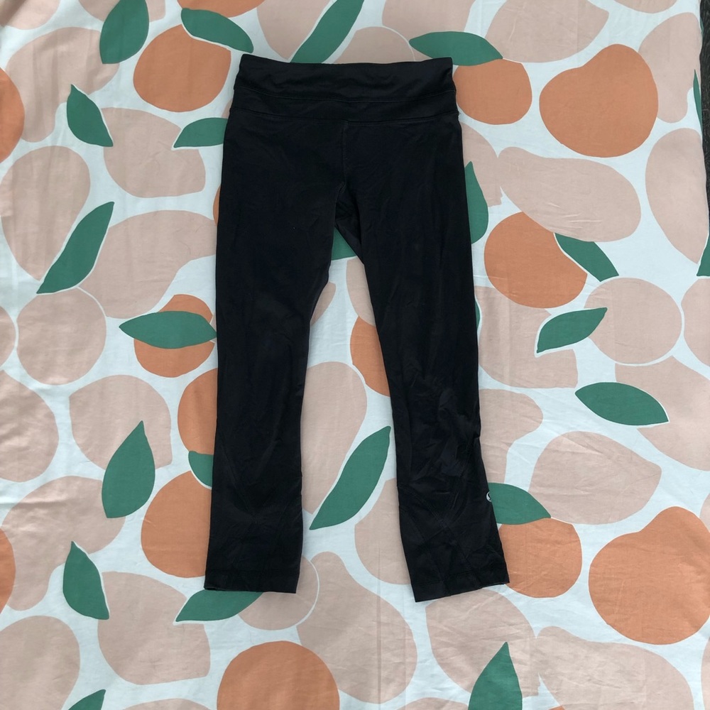 21’ Lululemon Leggings W/ Back Zipper Pocket
